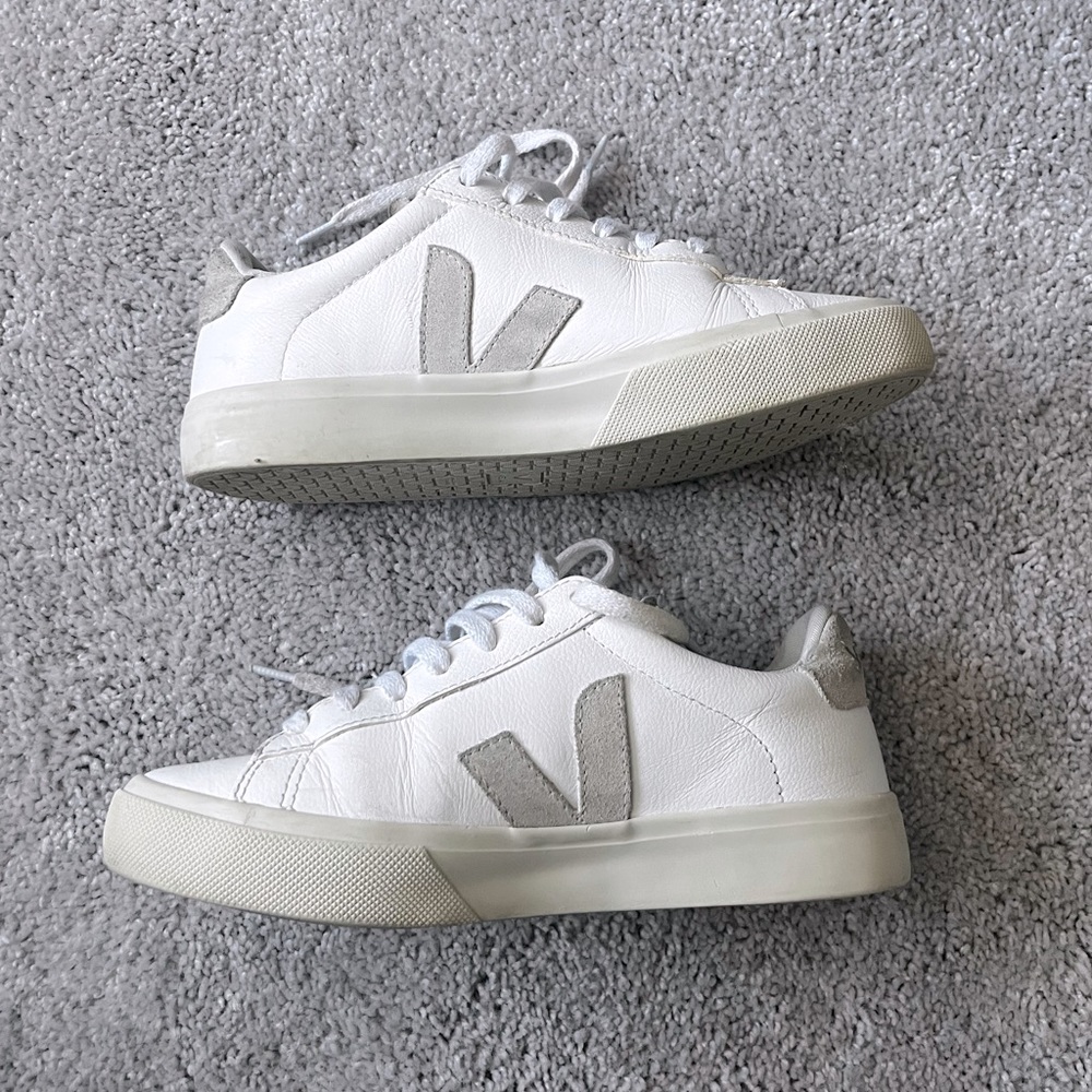 womens veja sneaker